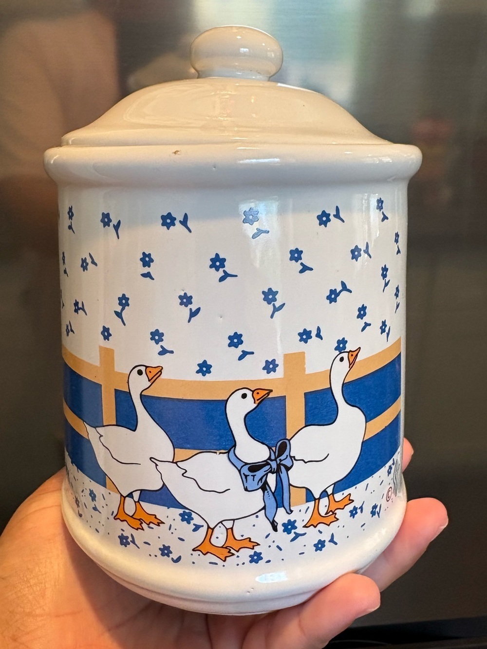 Vintage 80’s Blue Ribbon Country Geese Small Ceramic Canister 7”x5” w/ Lid EUC - Picture 2 of 16